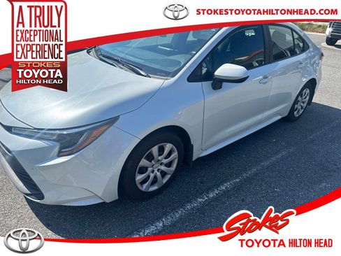 Used 2025 Toyota Corolla LE FWD image 1