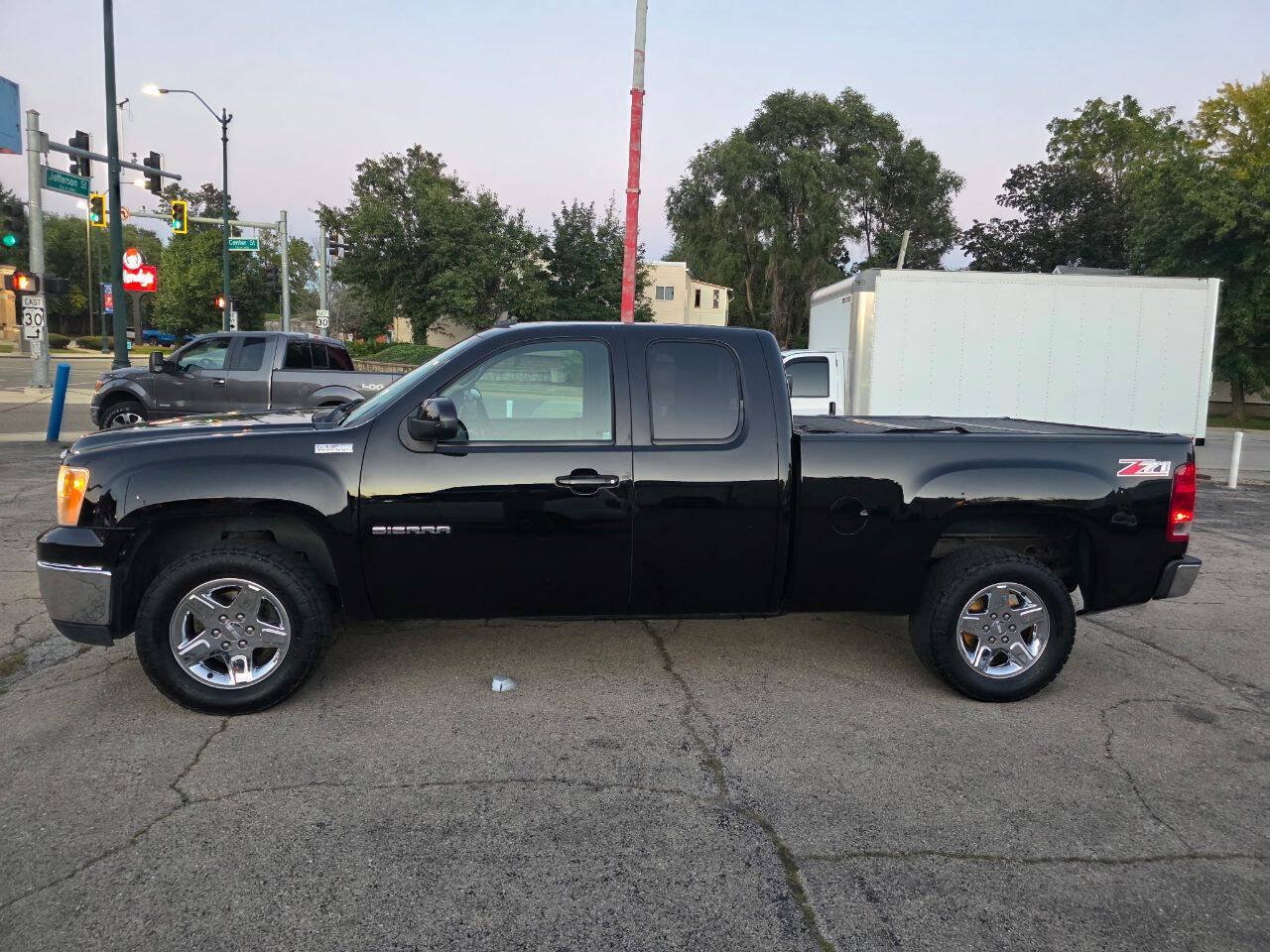 Used 2012 GMC Sierra 1500 SLE w/ All-Terrain Package AWD/4WD image 3