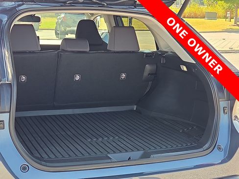 Used 2024 Toyota Venza LE AWD/4WD image 9