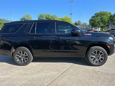 Used 2022 Chevrolet Tahoe Z71 w/ Luxury Package AWD/4WD image 4