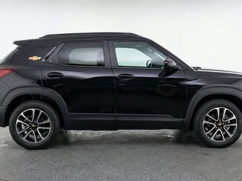 Used 2025 Chevrolet TrailBlazer LT FWD image 11
