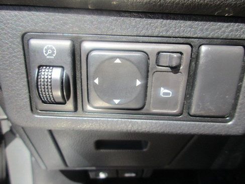 Used 2011 Nissan Versa 1.8 S w/ PWR Plus Pkg FWD image 17