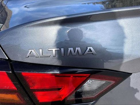 Certified 2023 Nissan Altima 2.5 SV image 10