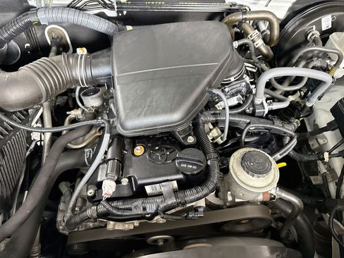 Used 2021 Toyota Tacoma SR RWD image 38