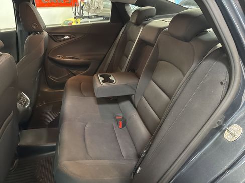 Used 2021 Chevrolet Malibu LT w/ Sport Edition image 28