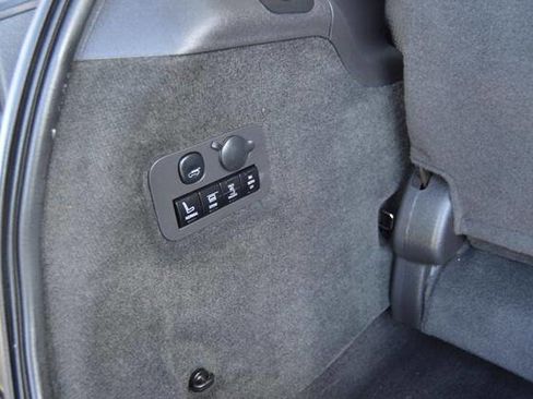 Used 2012 Lincoln MKT AWD image 40