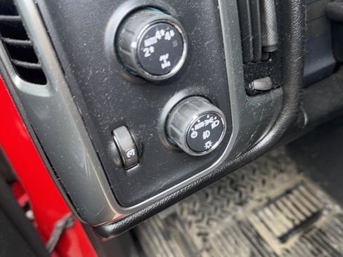 Used 2018 Chevrolet Silverado 1500 LT w/ All Star Edition AWD/4WD image 11