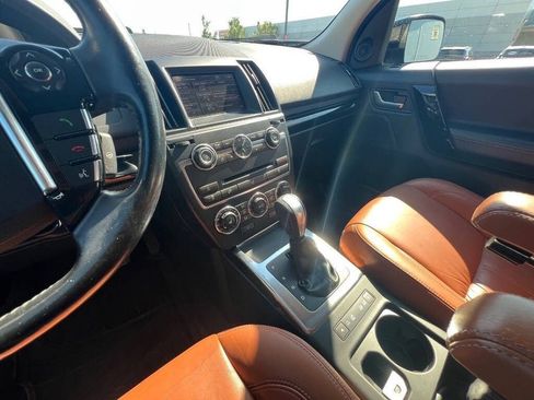 Used 2013 Land Rover LR2 HSE LUX image 16