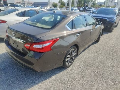 Used 2017 Nissan Altima 2.5 SL w/ 2.5 Technology Package FWD image 16
