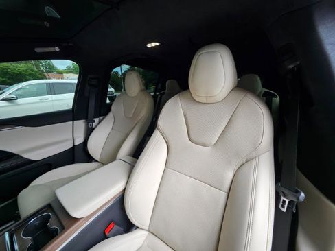 Used 2023 Tesla Model X AWD/4WD image 40