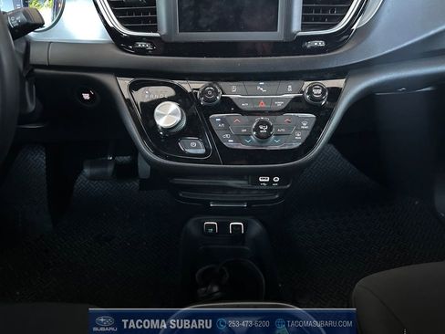 Used 2020 Chrysler Pacifica Touring w/ S Appearance Package FWD image 15