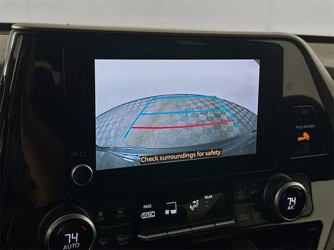 Used 2024 Toyota Highlander LE image 20