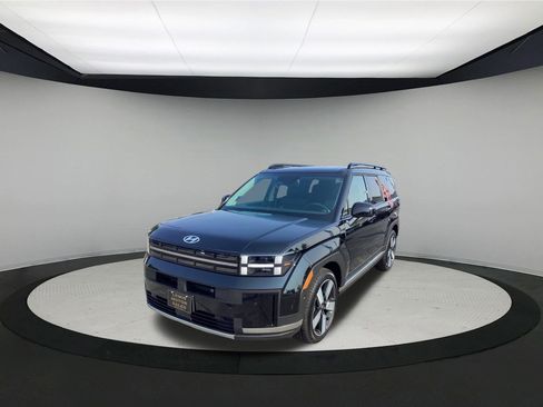 Used 2024 Hyundai Santa Fe Limited image 4
