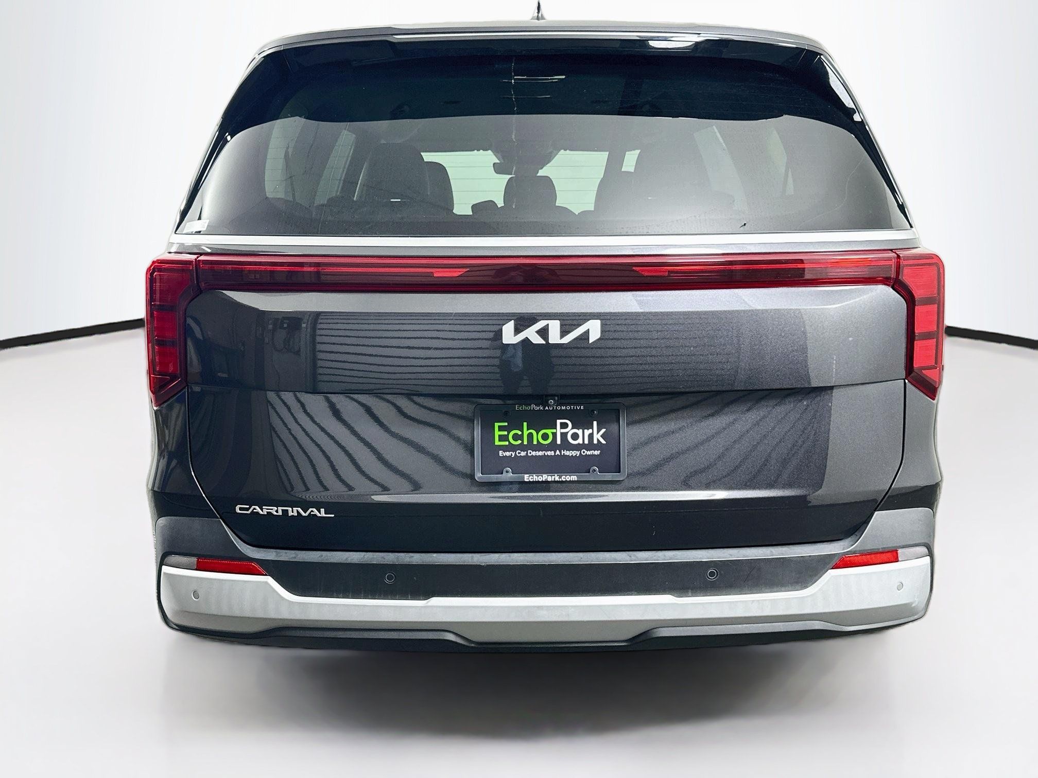 Used 2025 Kia Carnival FWD image 7