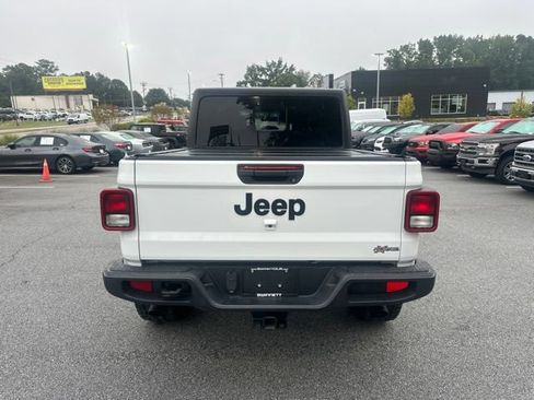 Used 2023 Jeep Gladiator Sport AWD/4WD image 4