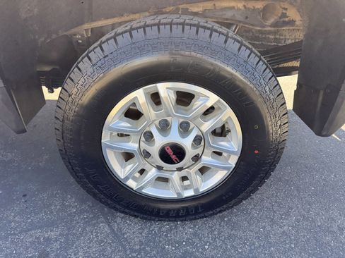 Used 2022 GMC Sierra 2500 SLE w/ SLE Convenience Package image 14