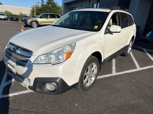 Used 2013 Subaru Outback 2.5i Limited AWD/4WD image 3