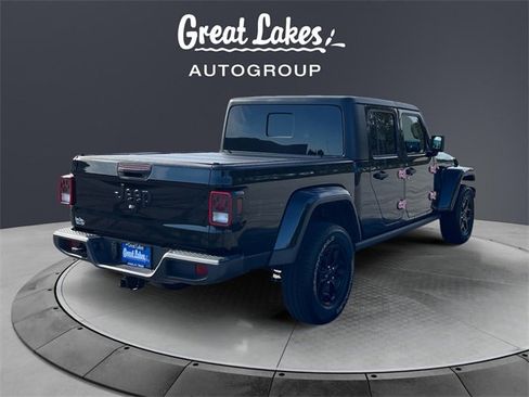 Used 2022 Jeep Gladiator Willys image 5