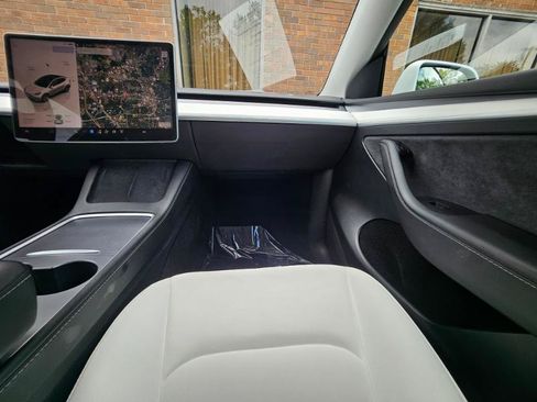 Used 2023 Tesla Model Y Long Range AWD/4WD image 56