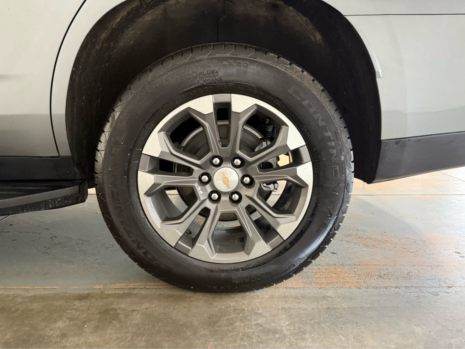 Used 2026 Chevrolet Tahoe LS w/ LPO, Dark Essentials Package AWD/4WD image 10
