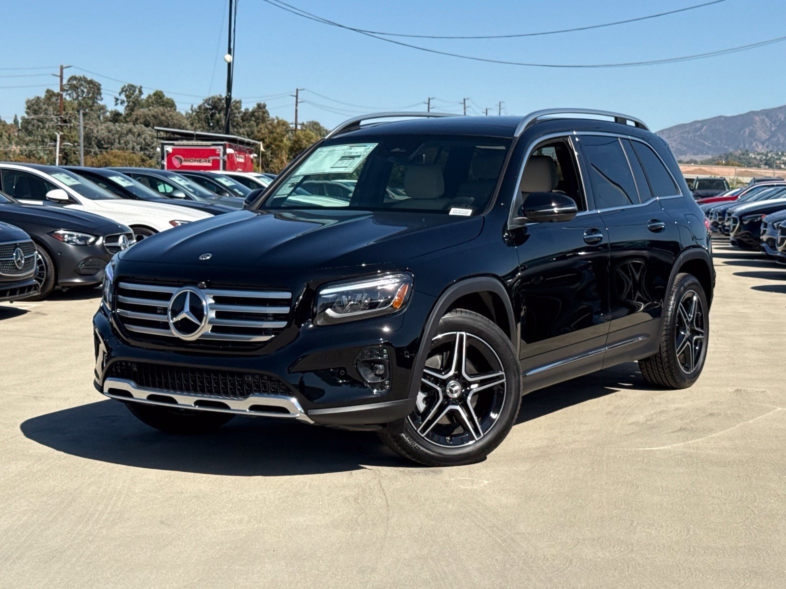 New 2026 Mercedes-Benz GLB 250 image 2