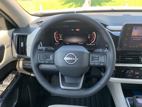 New 2026 Nissan Pathfinder SL w/ SL Premium Package FWD image 9
