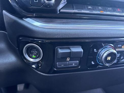 Used 2025 GMC Sierra 1500 SLT image 27