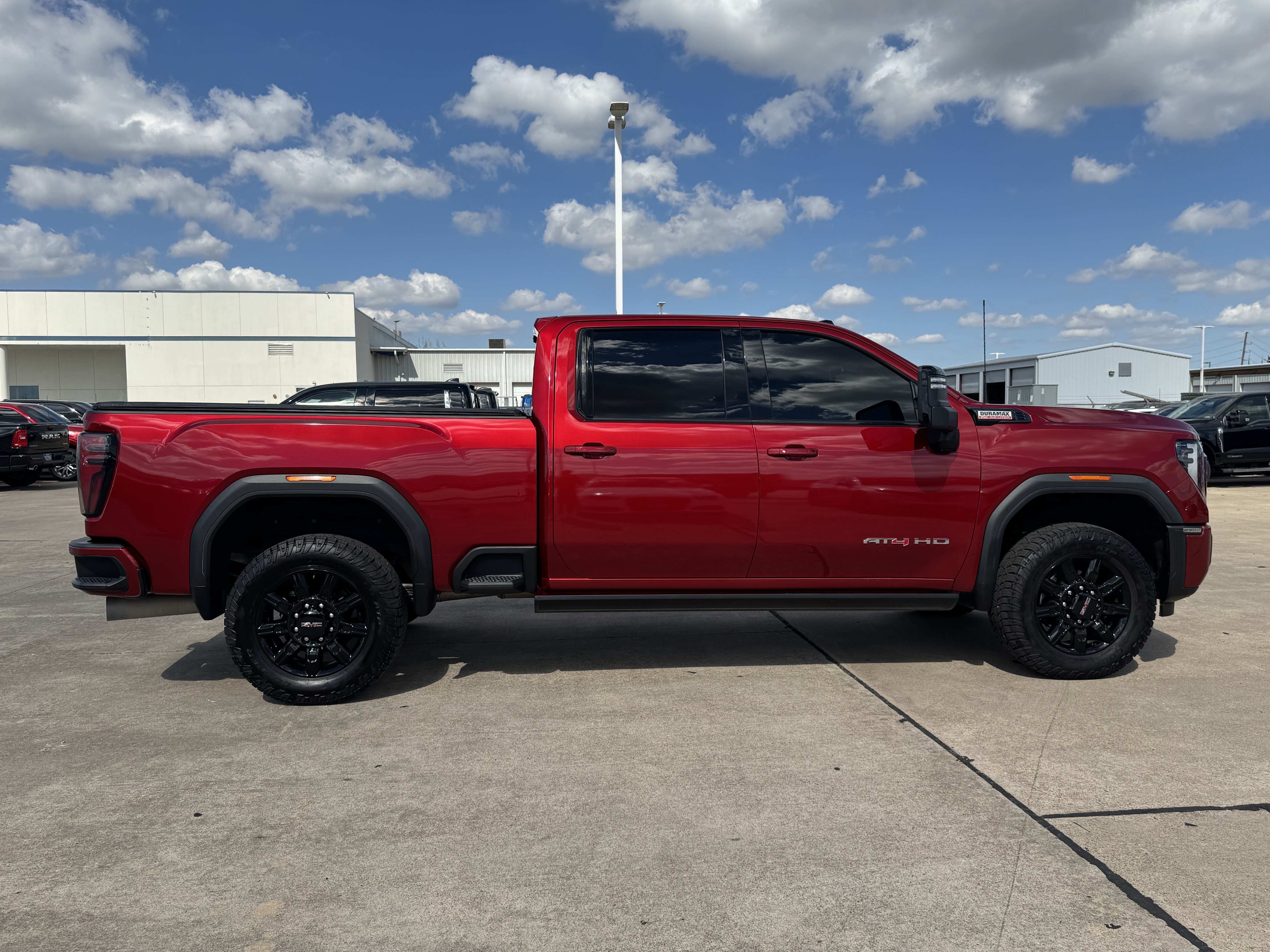 Used 2024 GMC Sierra 2500 AT4 w/ AT4 Premium Plus Package AWD/4WD image 6
