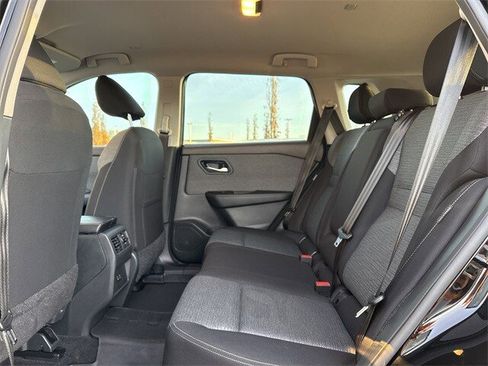 Used 2023 Nissan Rogue SV image 14