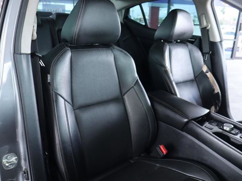 Used 2020 Nissan Maxima 3.5 SV w/ Floor Mat Group FWD image 36