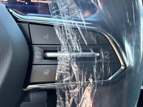 New 2025 Chevrolet Equinox EV RS image 32