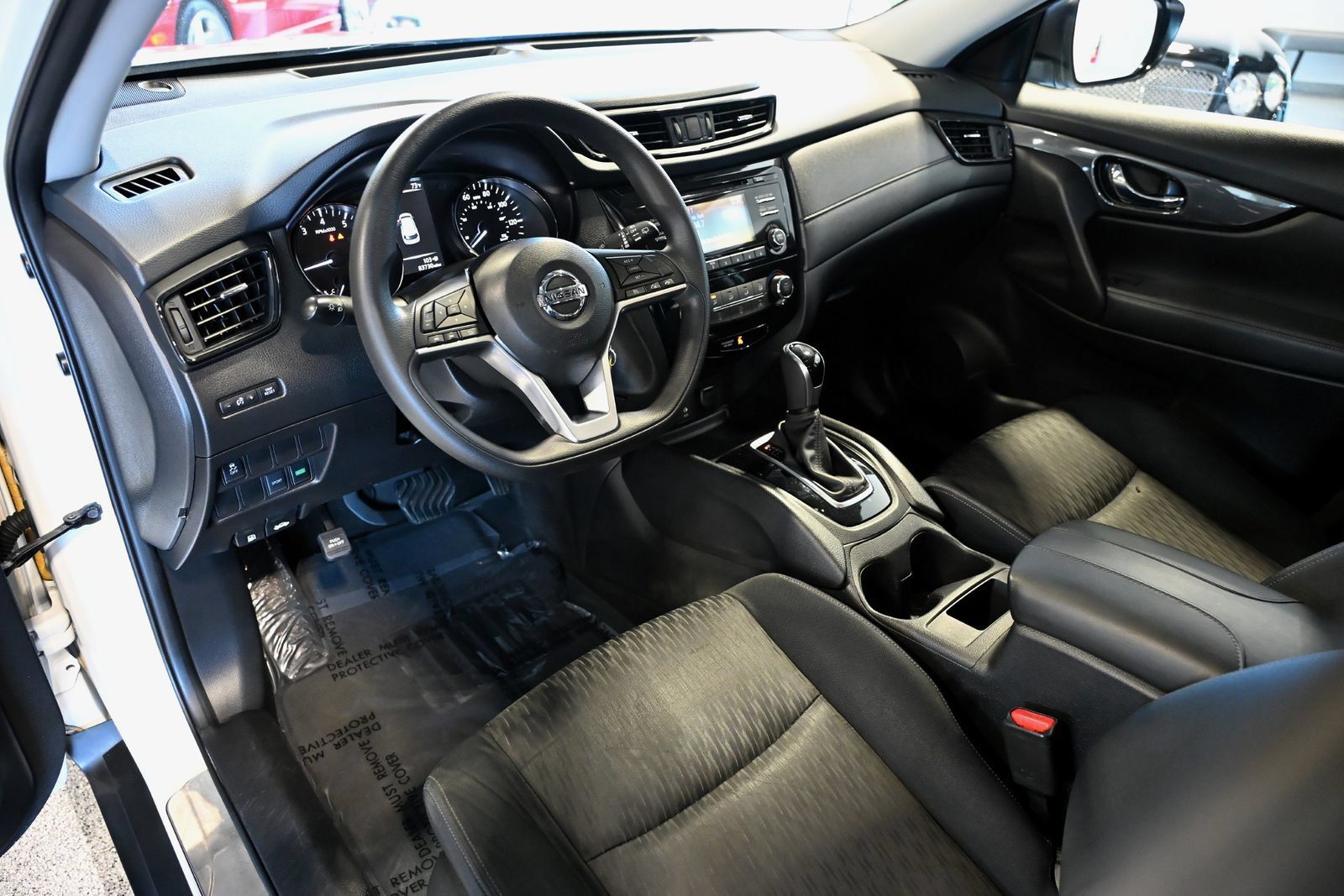 Used 2017 Nissan Rogue S FWD image 24