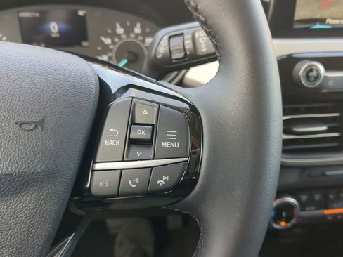 Used 2022 Ford Escape SE w/ SE Sport Appearance Package image 31