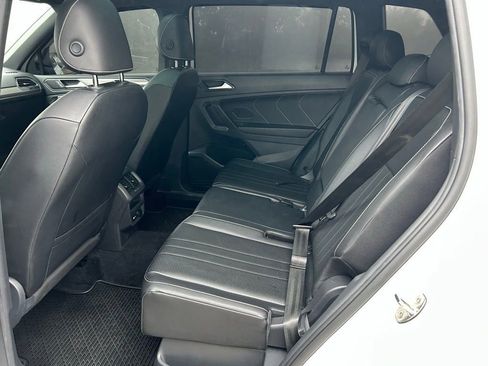 Used 2022 Volkswagen Tiguan SE R-Line image 13