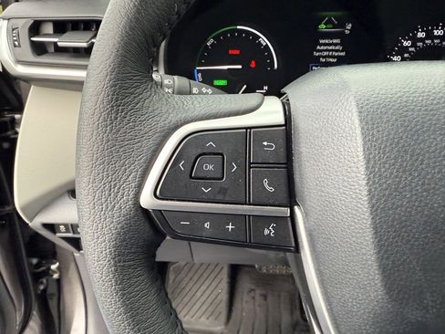 Certified 2023 Toyota Sienna XLE image 29