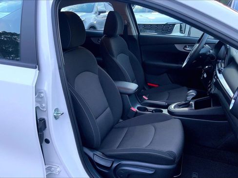 Used 2023 Kia Forte LXS w/ LXS Technology Package FWD image 9