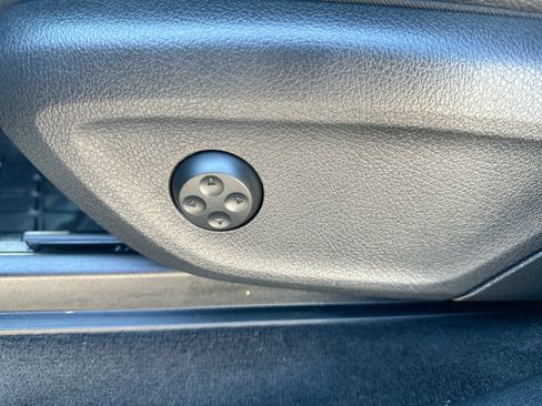 Used 2024 Mercedes-Benz GLE 450 4MATIC image 12