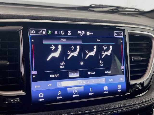 Used 2024 Chrysler Pacifica Touring FWD image 12