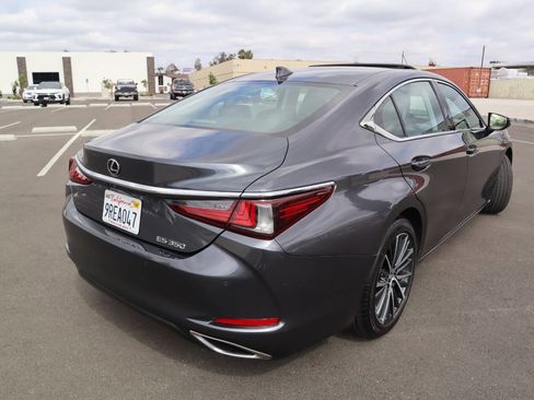 Used 2022 Lexus ES 350 w/ Premium Package image 8
