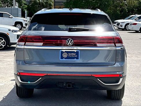 Certified 2025 Volkswagen Atlas Cross Sport SE FWD image 6