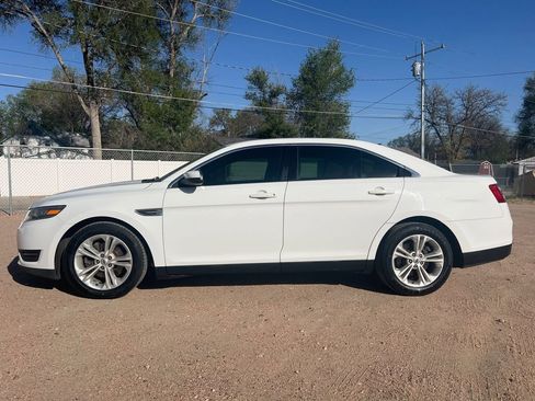 Used 2018 Ford Taurus SEL w/ Equipment Group 201A FWD image 4