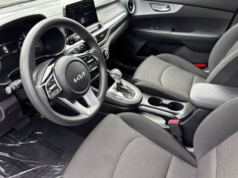 Used 2023 Kia Forte LXS w/ LXS Technology Package FWD image 10