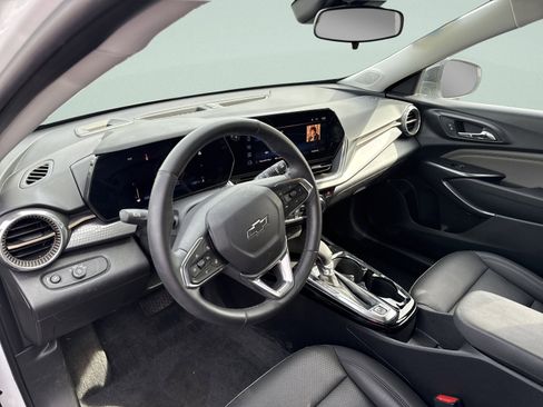 Used 2025 Chevrolet Trax ACTIV w/ Driver Confidence Package FWD image 8