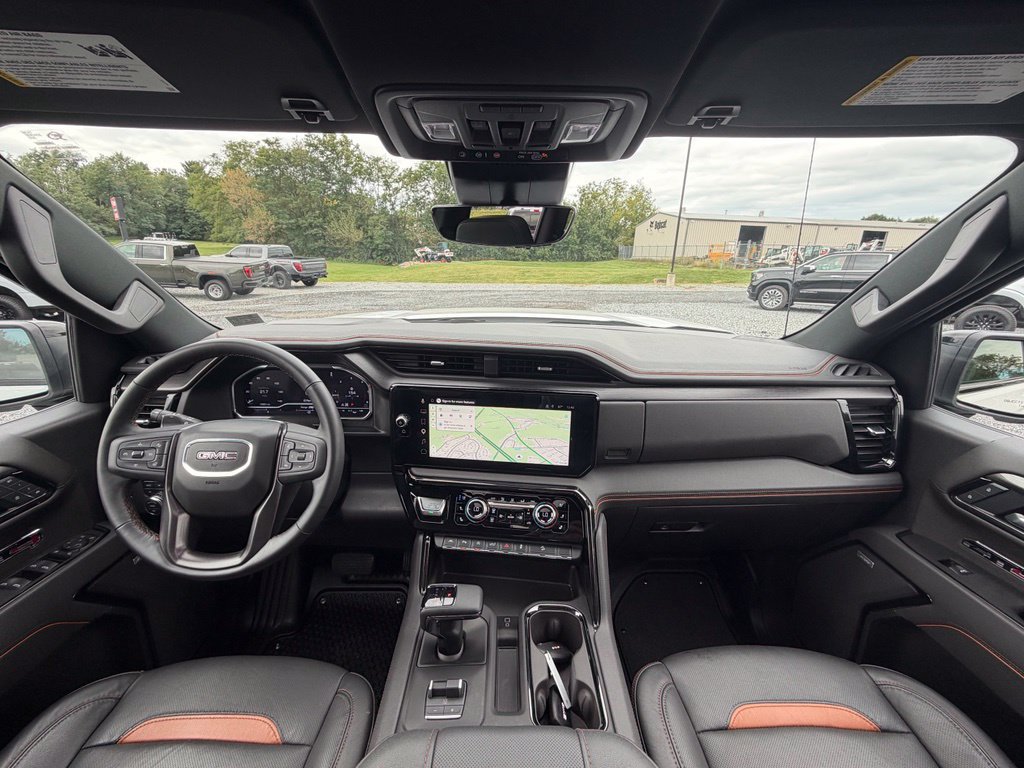 Used 2025 GMC Sierra 1500 AT4 w/ Technology Package AWD/4WD image 9