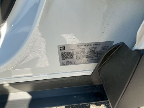 Used 2025 Chevrolet Trax LT w/ LT Convenience Package image 23