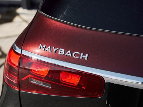 Used 2024 Mercedes-Benz Maybach GLS 600 4MATIC image 15