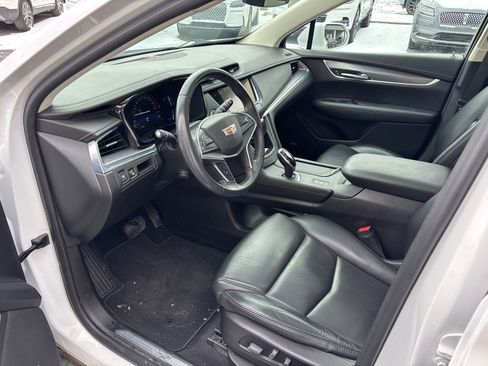 Used 2018 Cadillac XT5 Luxury w/ LPO, Black Ice Package image 23