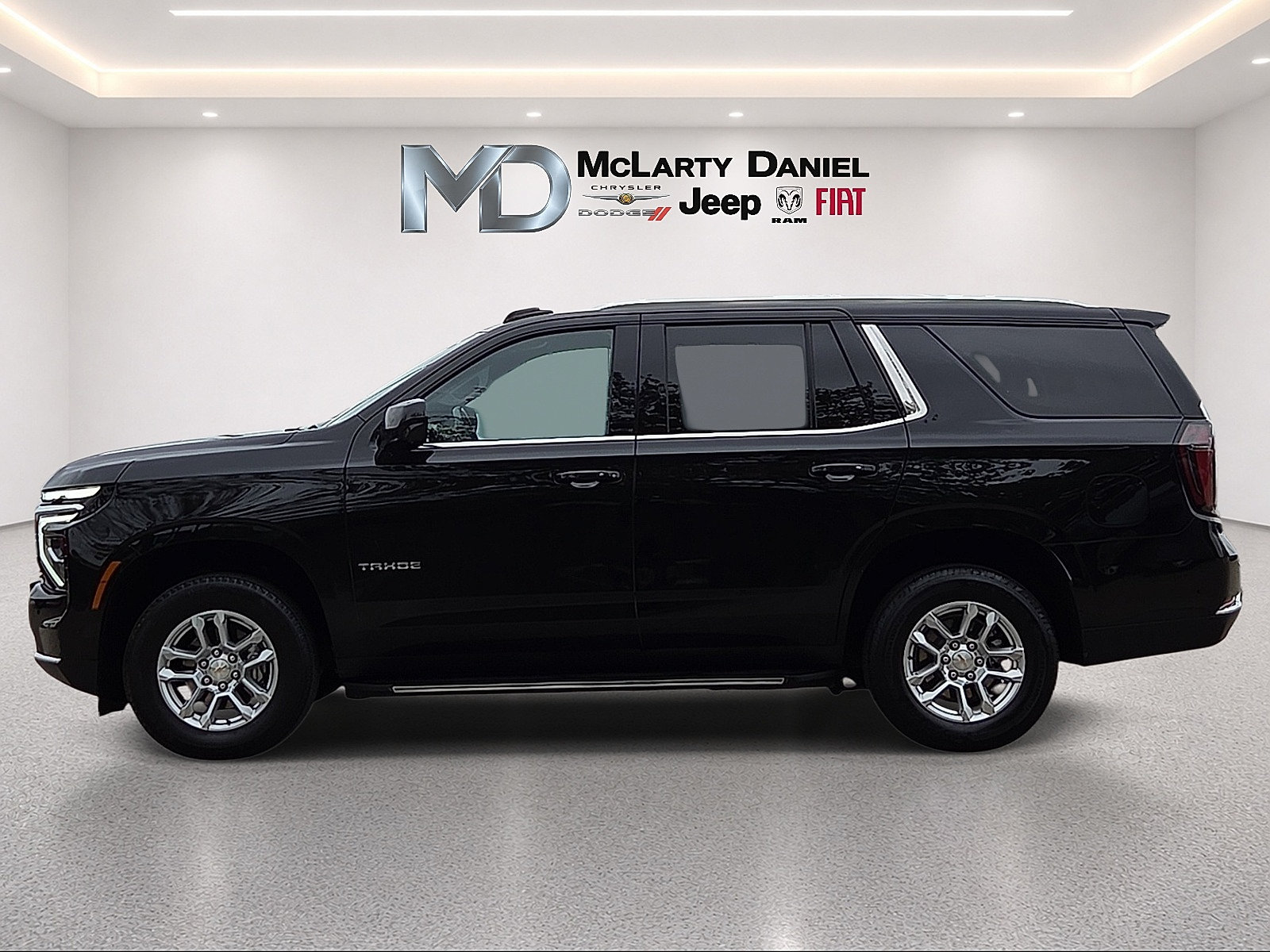 Used 2025 Chevrolet Tahoe LT AWD/4WD image 3
