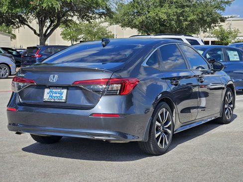 Used 2022 Honda Civic EX image 5