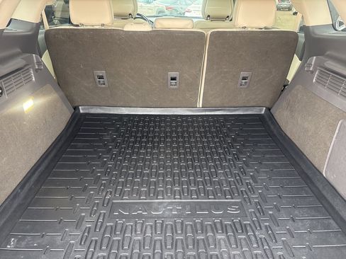 Used 2020 Lincoln Nautilus Reserve image 32